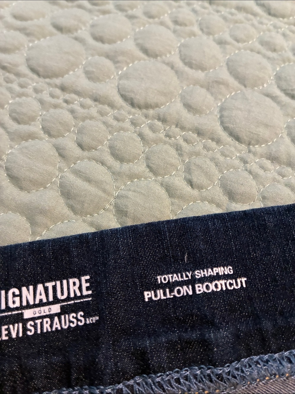 Signature by Levi Strauss Women's Dark Indigo pull-on Boot Cut Jeans - Picture 5 of 6